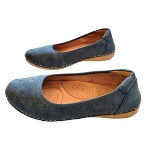 Good Choice Women Kiana Slip On Blue Solid Casual Round Toe Flat Heel 9W